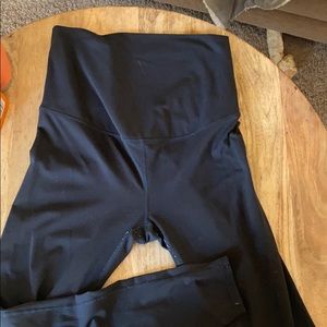 Workout maternity leggings